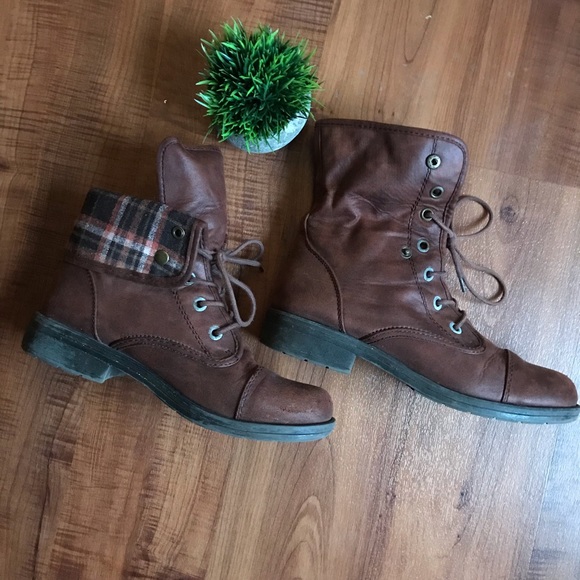 Shoes - 👢 Brown Lace-Up Boots